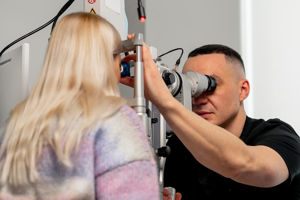 in an ophthalmology clinic young doctor diagnoses 2024 12 02 22 35 16 utc